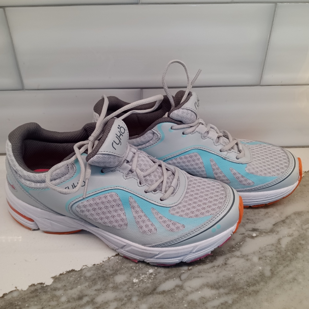 Women's Ryka tennis shoes - SZ 8 - Picture 1 of 5
